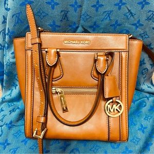 Genuine Michael Kors brown leather structure bag 👜